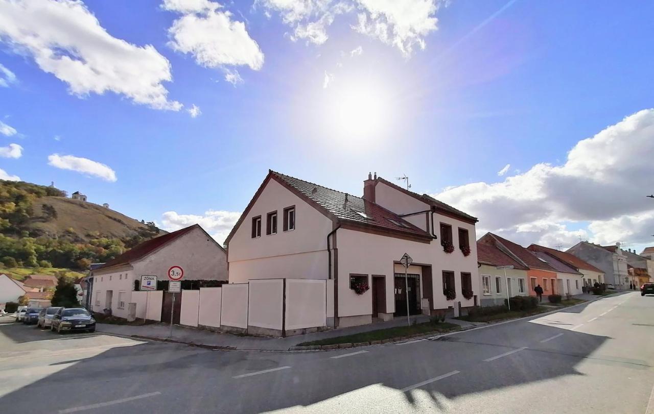 Ubytovani Na Spaciru Mikulov Exteriör bild