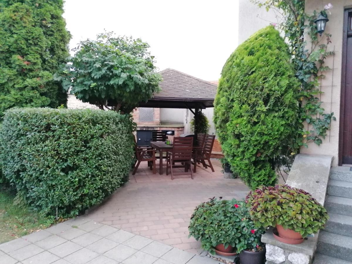 Ubytovani Na Spaciru Mikulov Exteriör bild